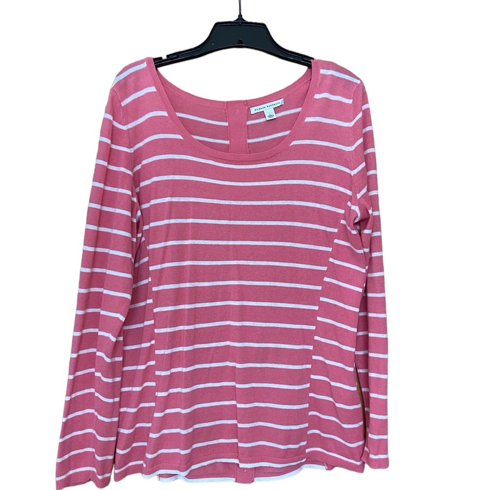Beautiful Banana Republic sweater in watermelon color.